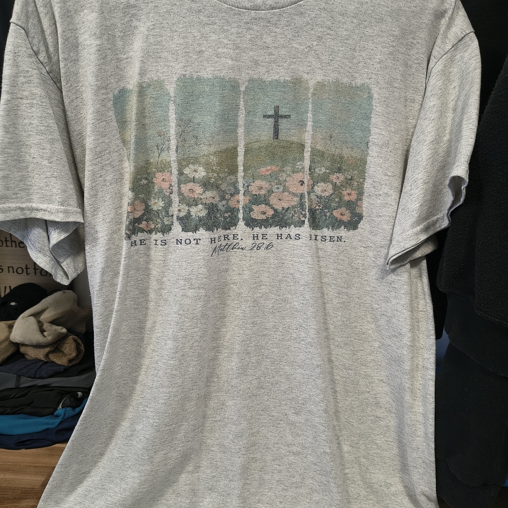 He Is Risen Floral Cross Short Sleeve Tee - Light Gray